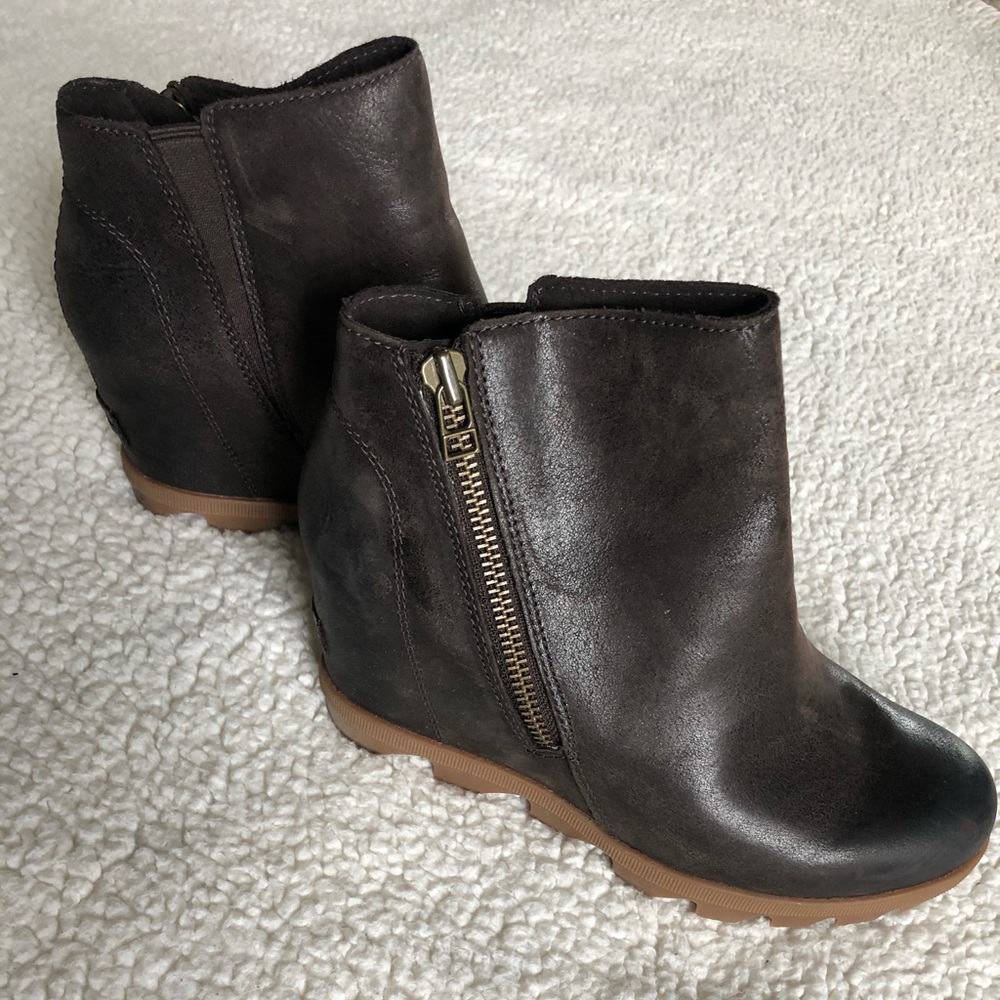 Sorel Zip Up Wedge Chelsea Boot